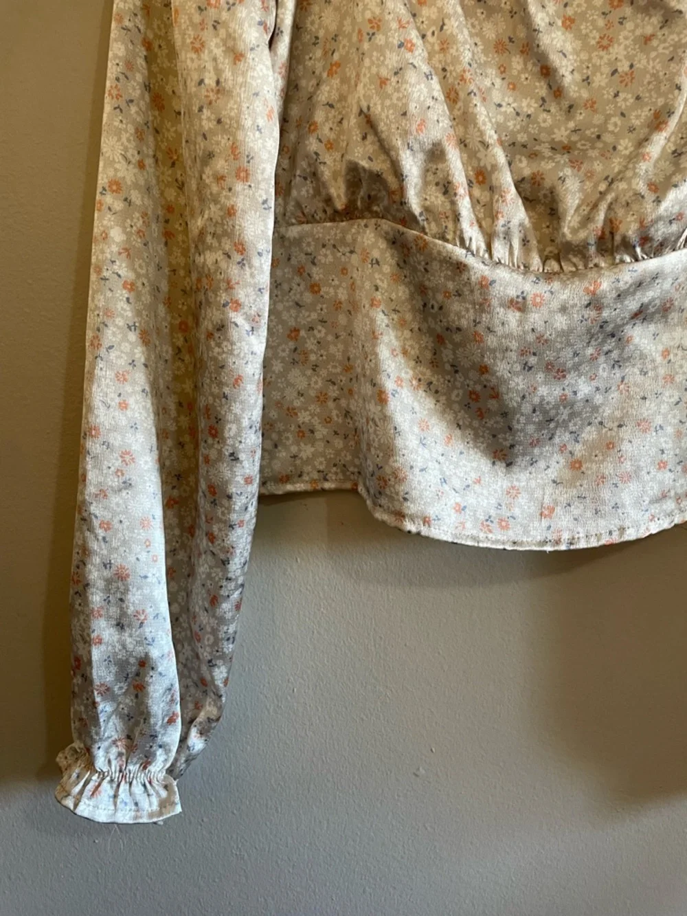 Monteau Los Angeles Cream Floral Smocked Square-Neck Blouse – Size XL EUC - Picture 7 of 16